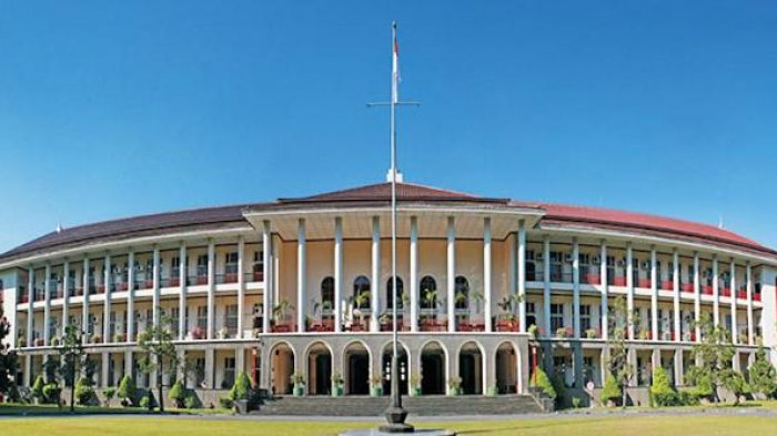 passing grade ugm