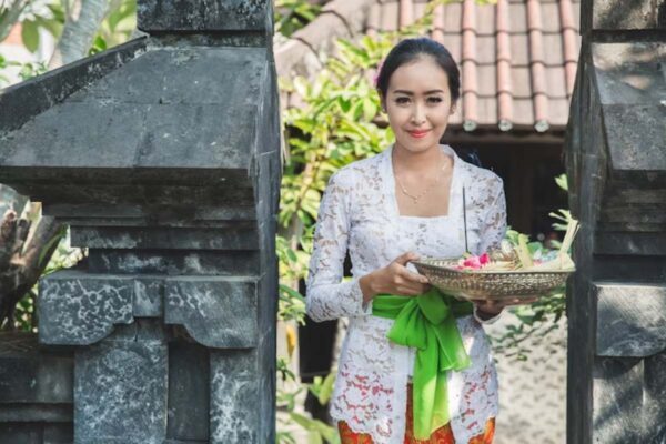 Setiap Daerah di Indonesia Memiliki Pakaian Adat Sendiri