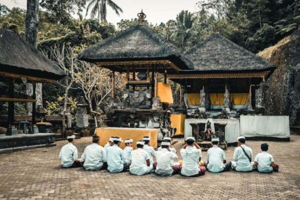 Upacara Adat Menjadi Salah Satu Contoh Keberagaman budaya Indonesia