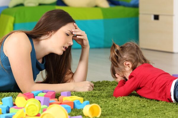 cara mengendalikan emosi di depan anak