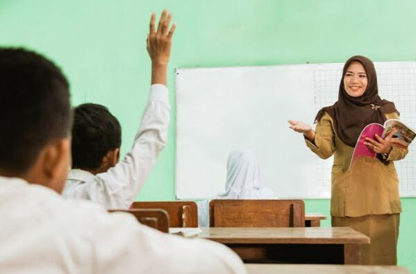 pentingnya bahasa Inggris untuk guru SD