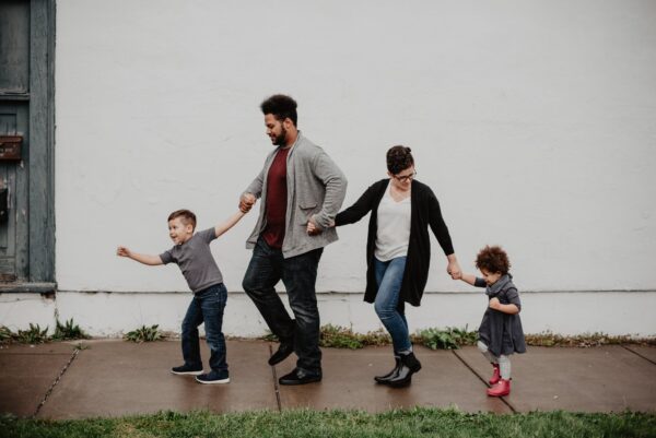 perbedaan parenting orang tua boomers dan milenial