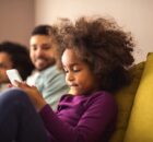 tips membatasi screentime untuk anak